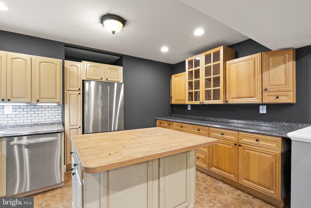 39716 GOLDEN SPRINGS COURT