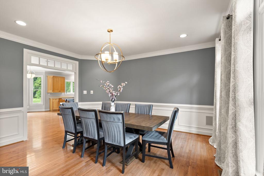 39716 GOLDEN SPRINGS COURT