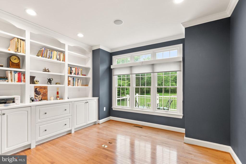 39716 GOLDEN SPRINGS COURT