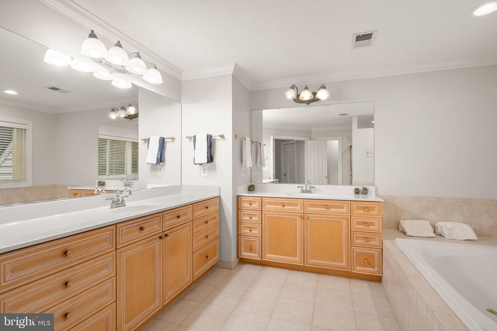 39716 GOLDEN SPRINGS COURT