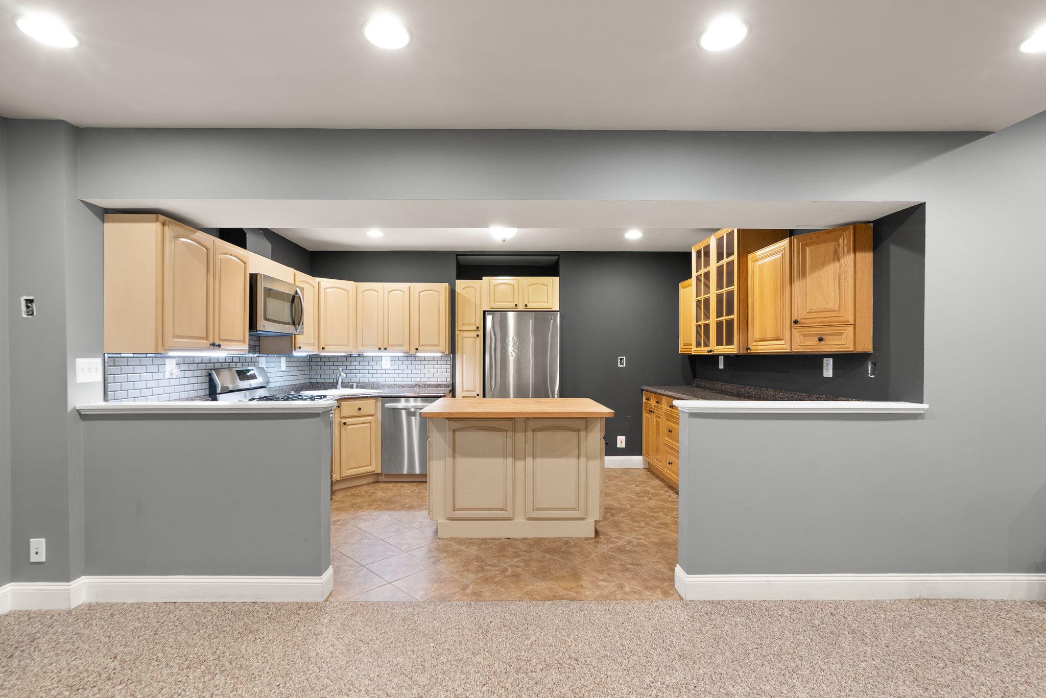 39716 GOLDEN SPRINGS COURT