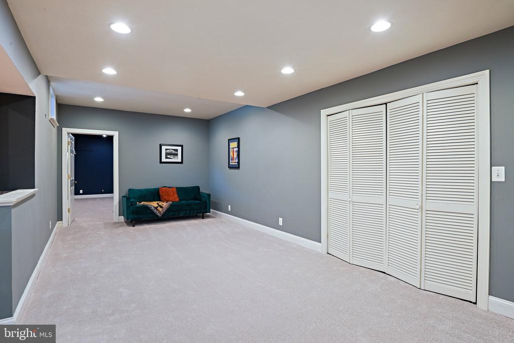 39716 GOLDEN SPRINGS COURT