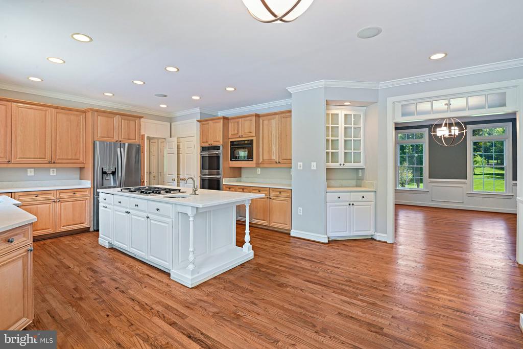 39716 GOLDEN SPRINGS COURT
