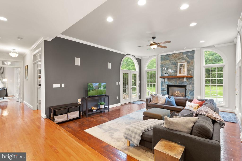 39716 GOLDEN SPRINGS COURT