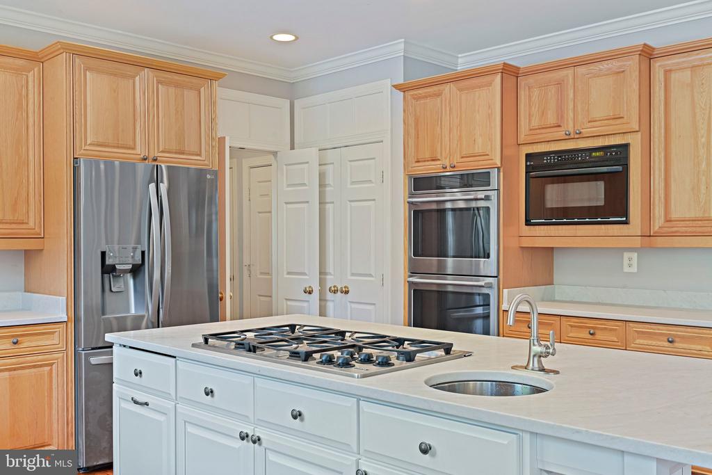 39716 GOLDEN SPRINGS COURT