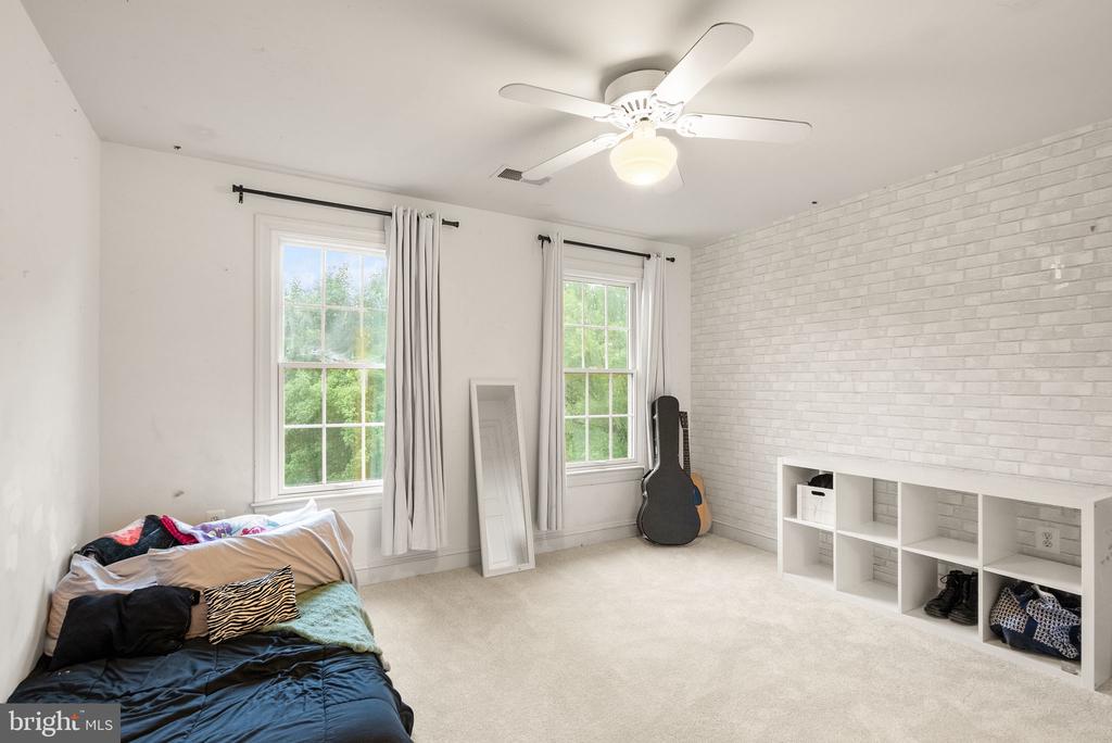 39716 GOLDEN SPRINGS COURT