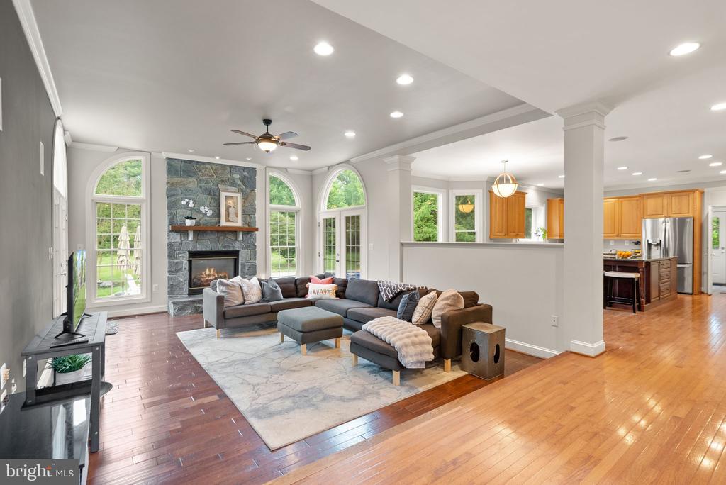 39716 GOLDEN SPRINGS COURT