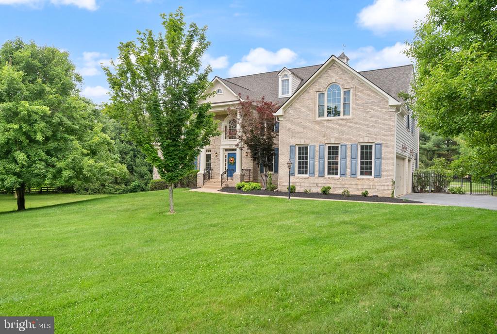 39716 GOLDEN SPRINGS COURT