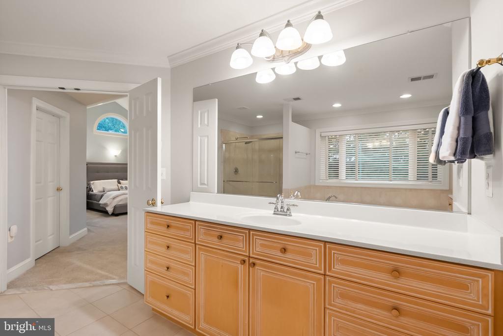 39716 GOLDEN SPRINGS COURT