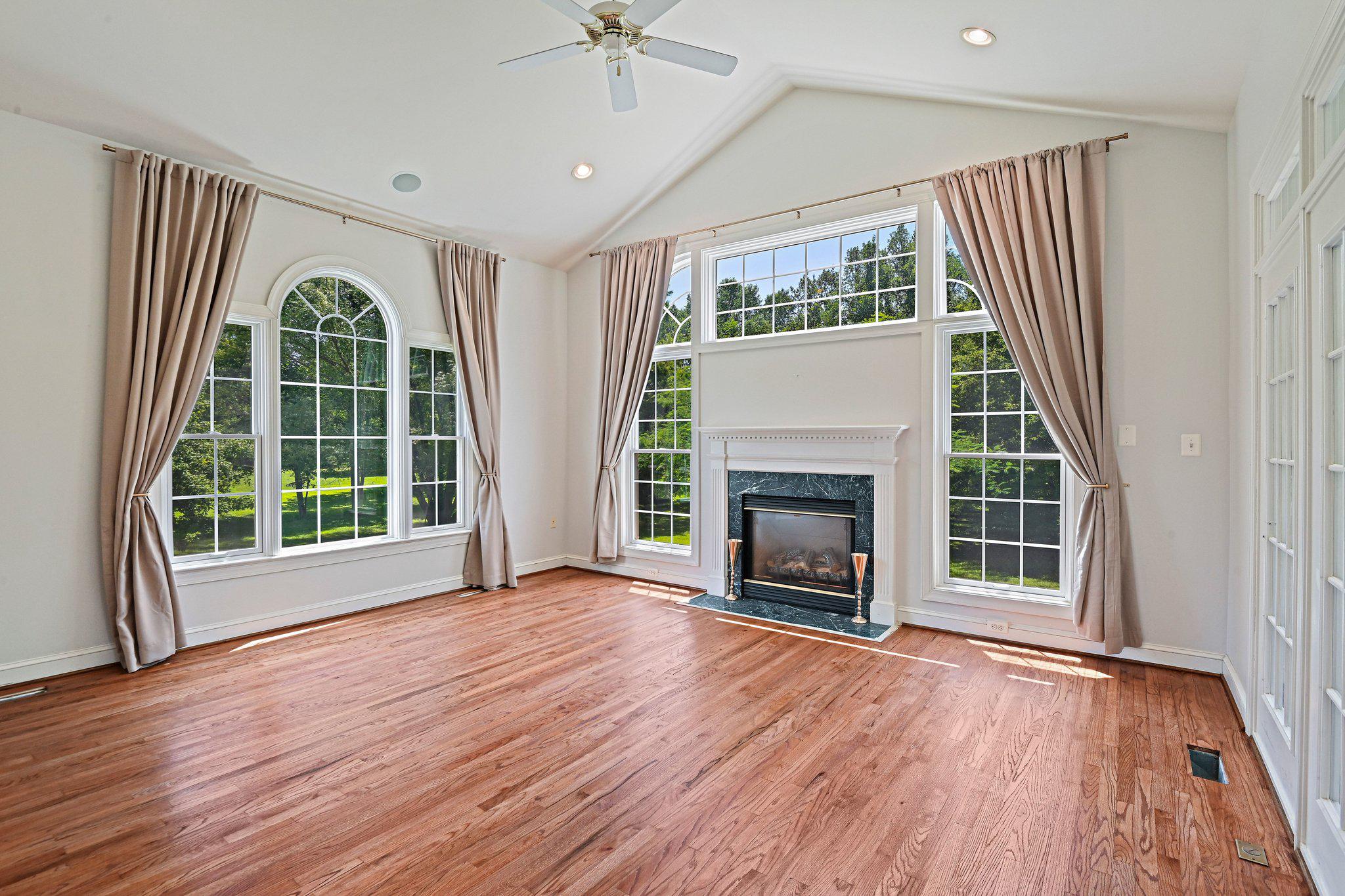 39716 GOLDEN SPRINGS COURT