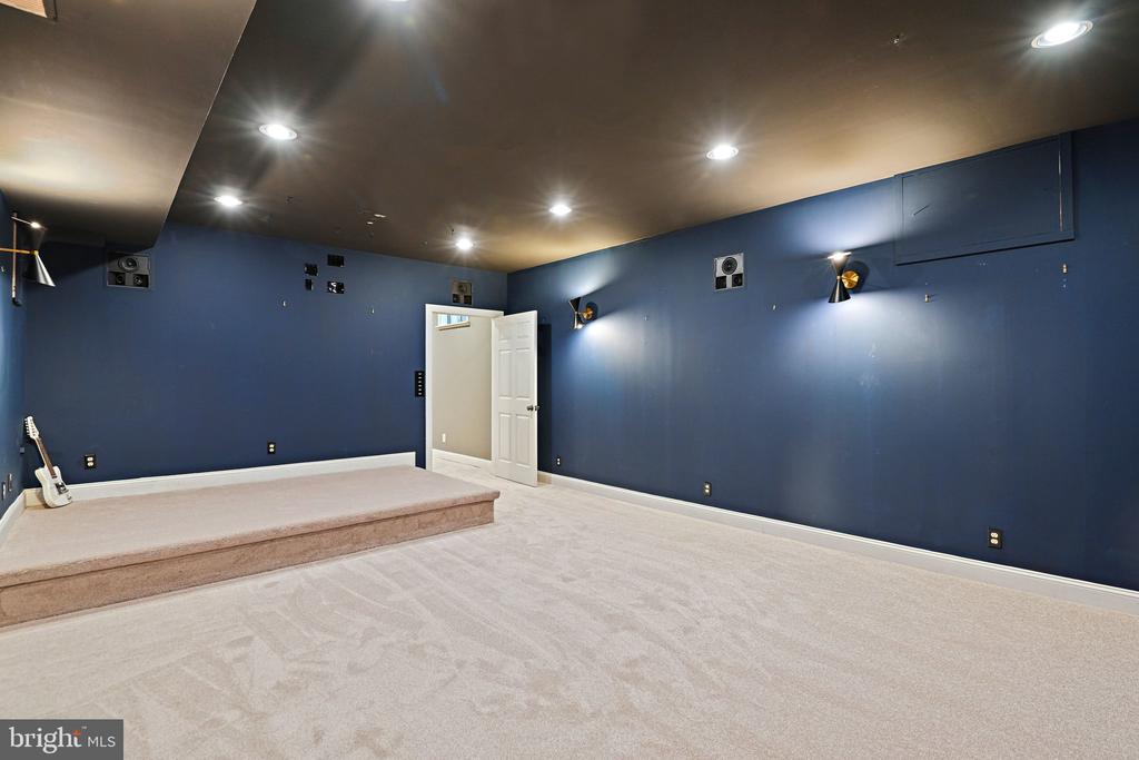 39716 GOLDEN SPRINGS COURT