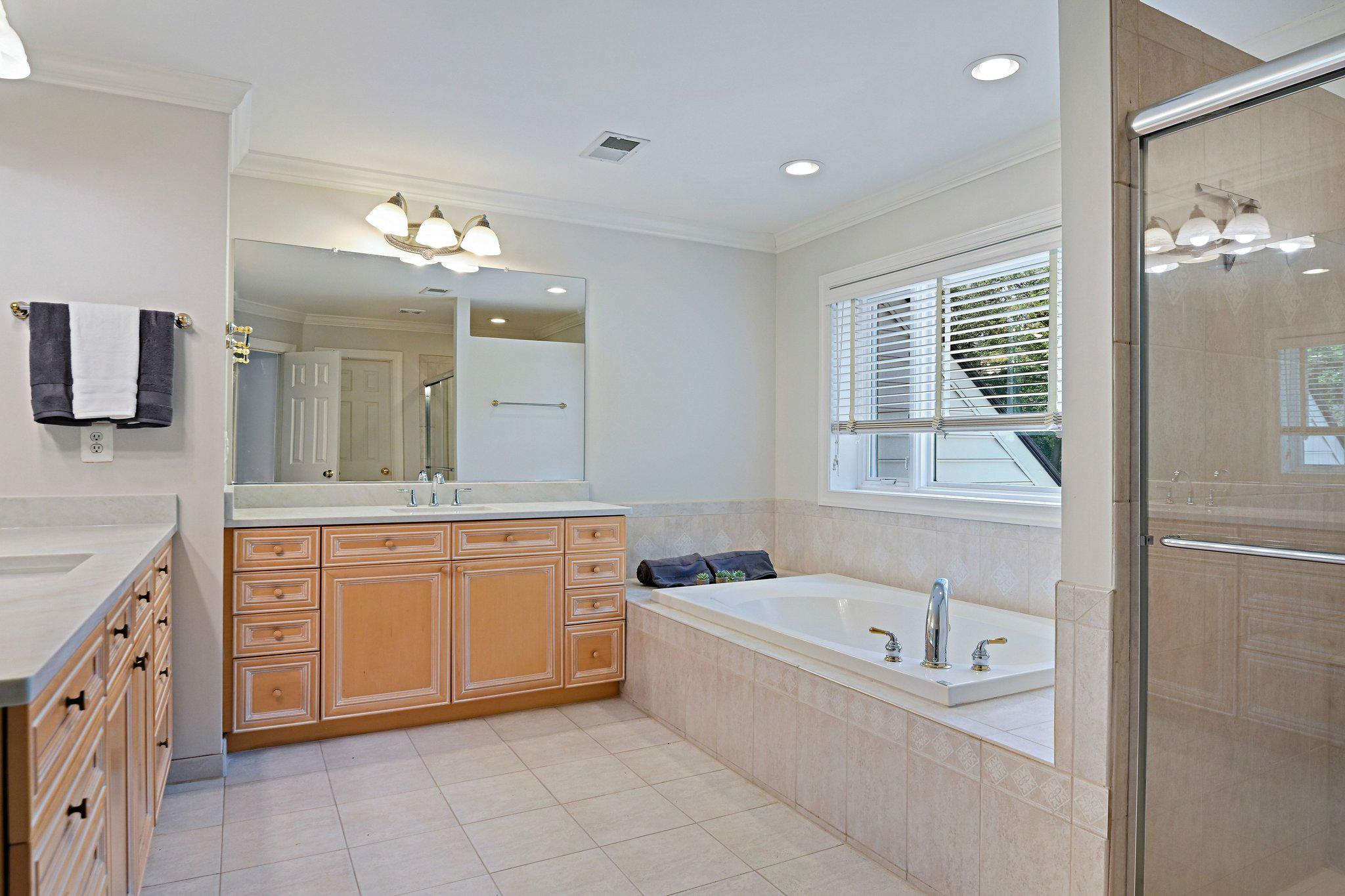 39716 GOLDEN SPRINGS COURT