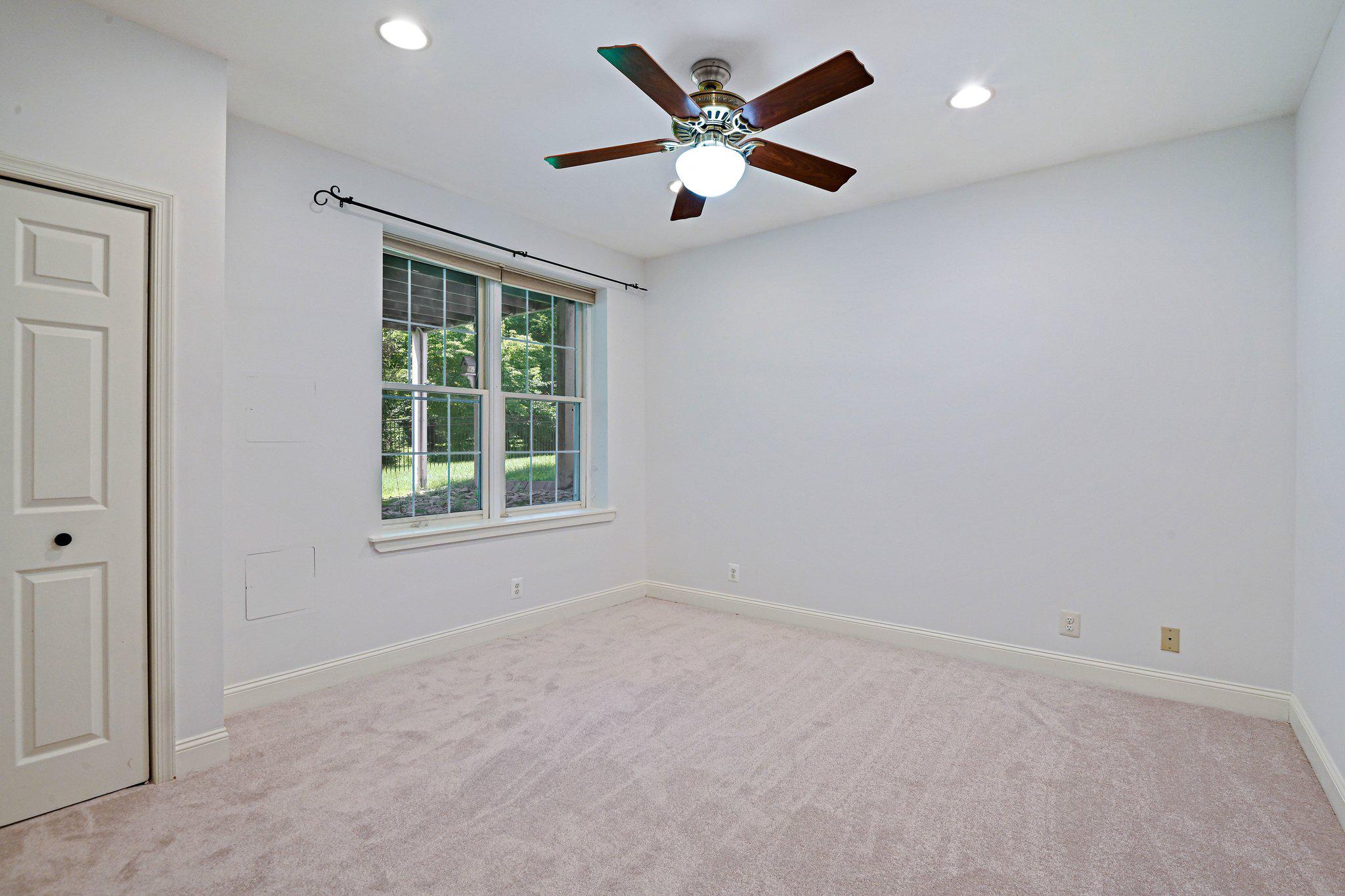 39716 GOLDEN SPRINGS COURT