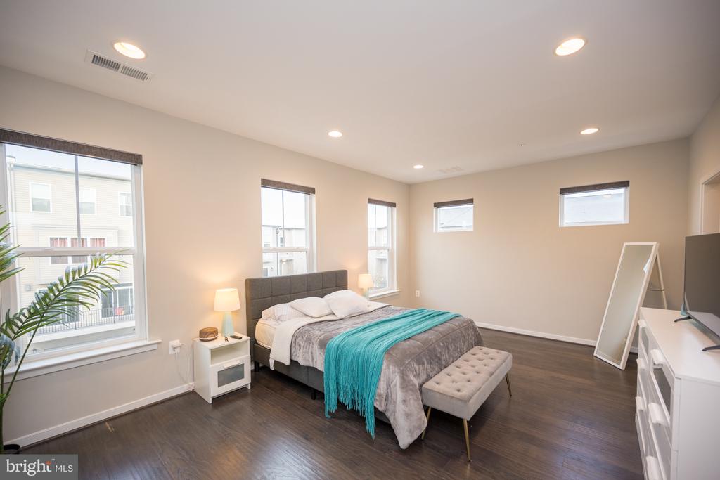42365 Zebulon Sq, Ashburn, -4940, United States