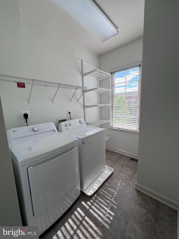 22806 BREEZY HOLLOW DRIVE