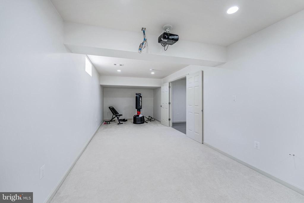38770 DUTCHMANS KNOLL DRIVE