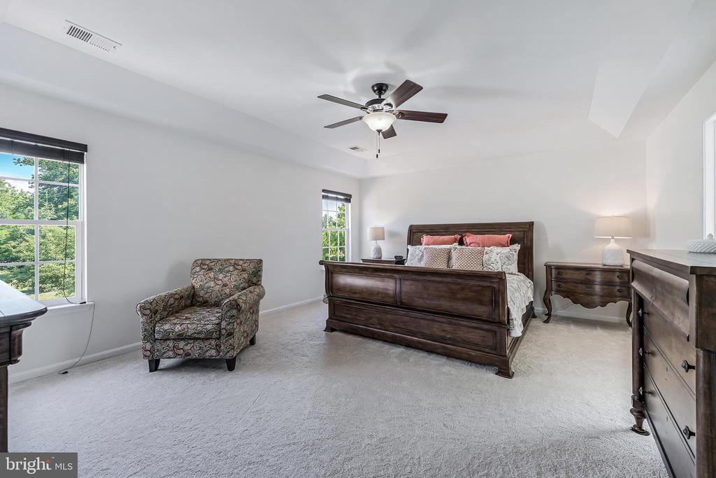 38770 DUTCHMANS KNOLL DRIVE