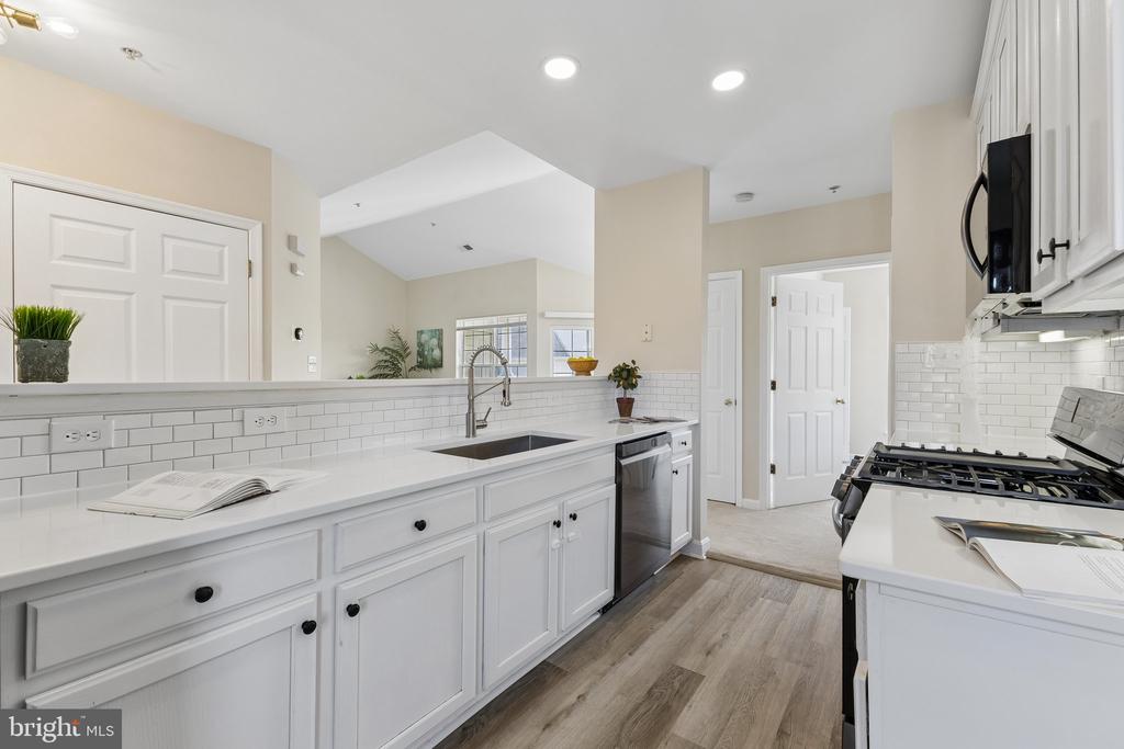 25340 LAKE MIST 304