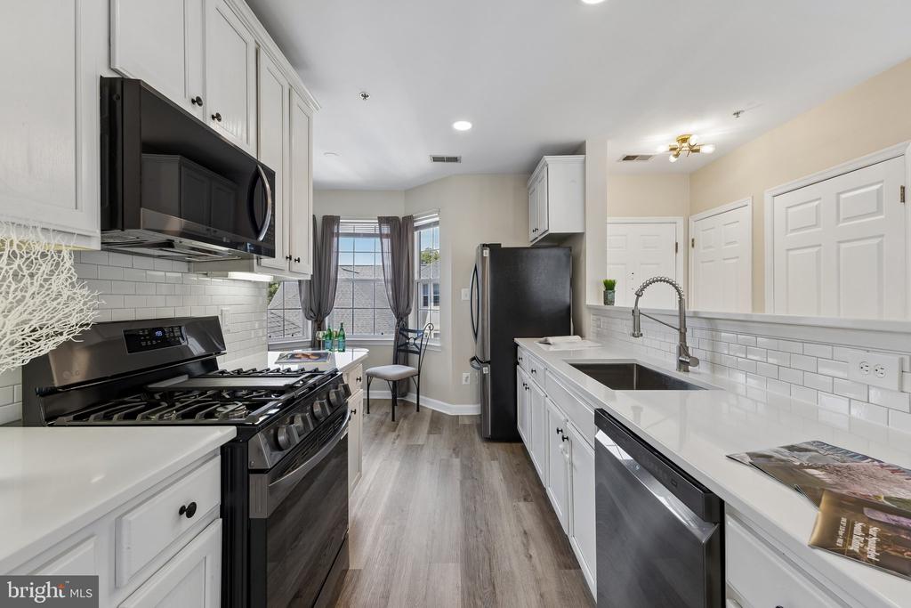 25340 LAKE MIST 304