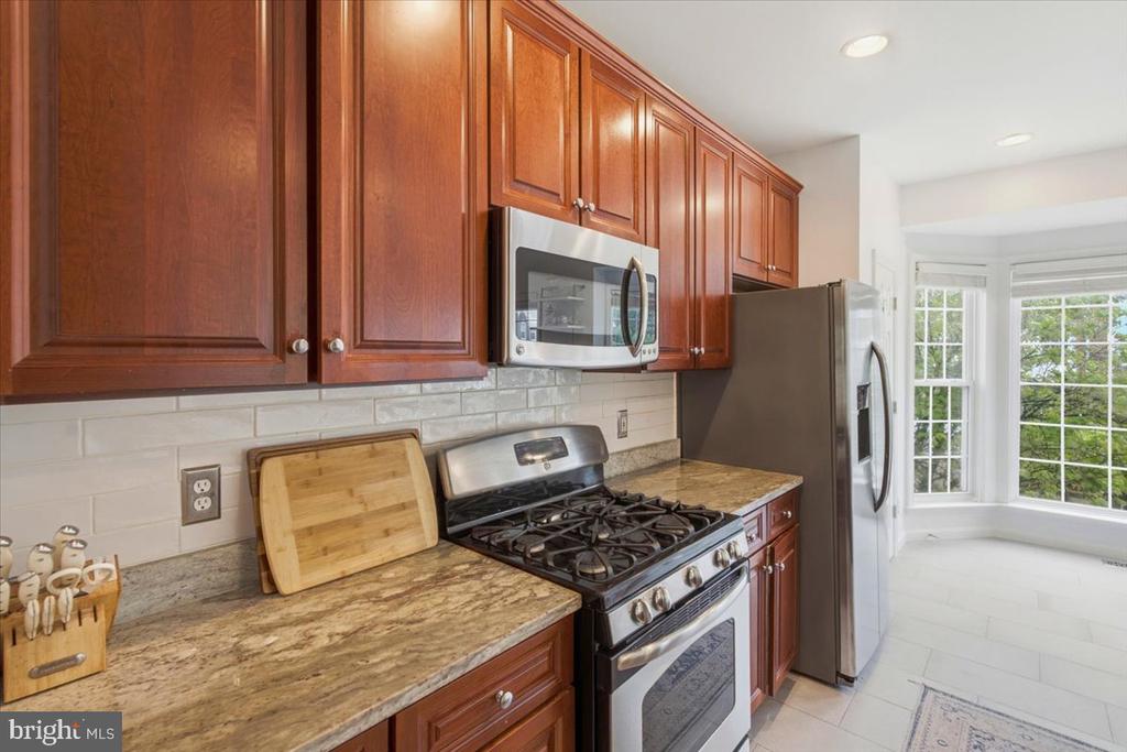 22711 SIMONET BLANC TERRACE