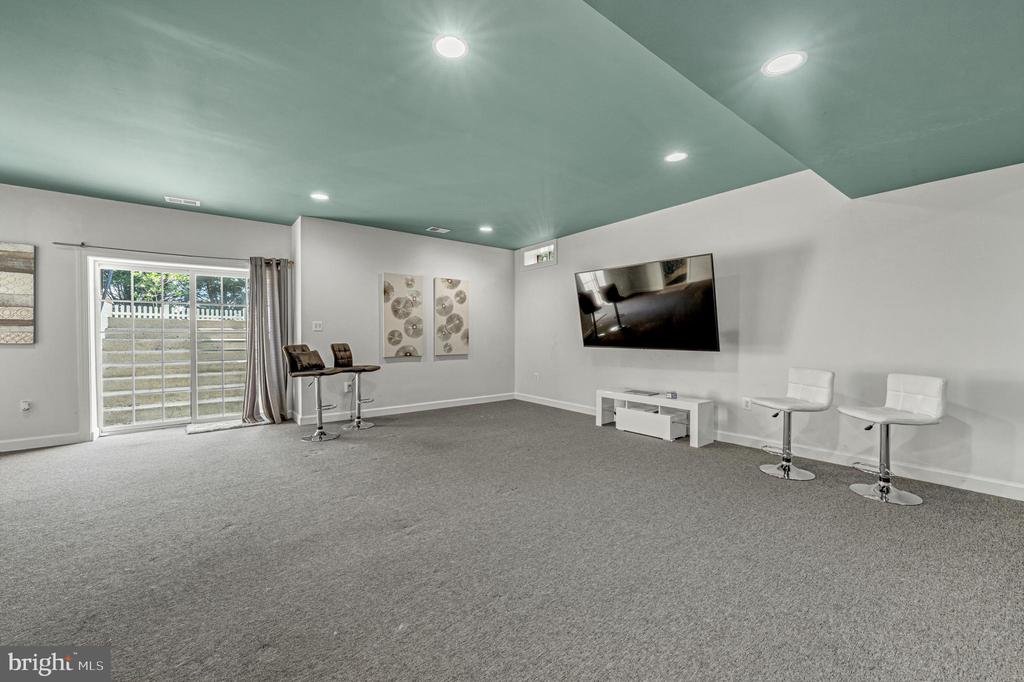 42654 FRONTIER DRIVE