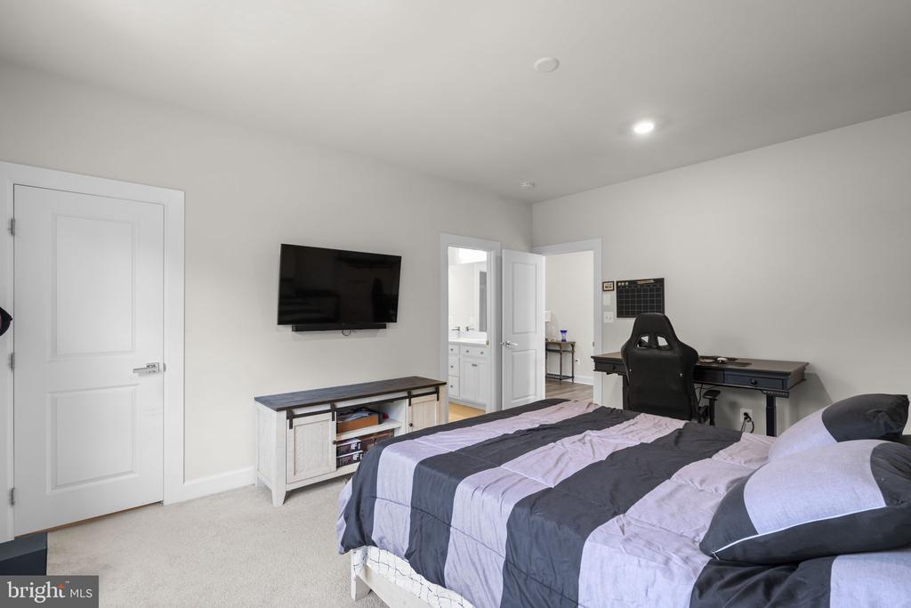 40914 FOXTAIL FIELDS DRIVE