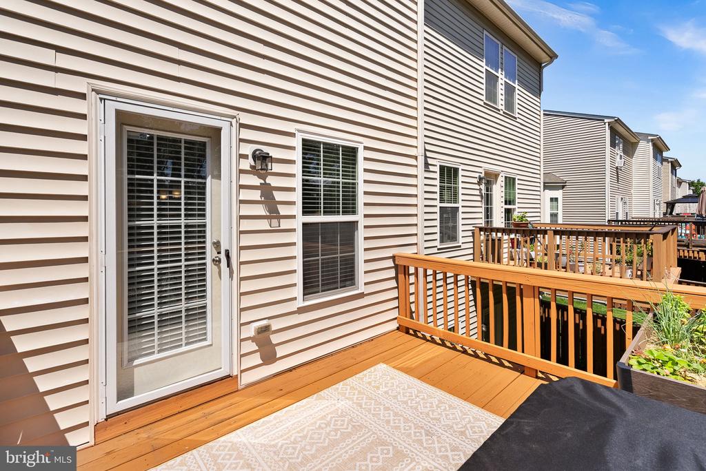 42449 PATRICK WAYNE SQUARE