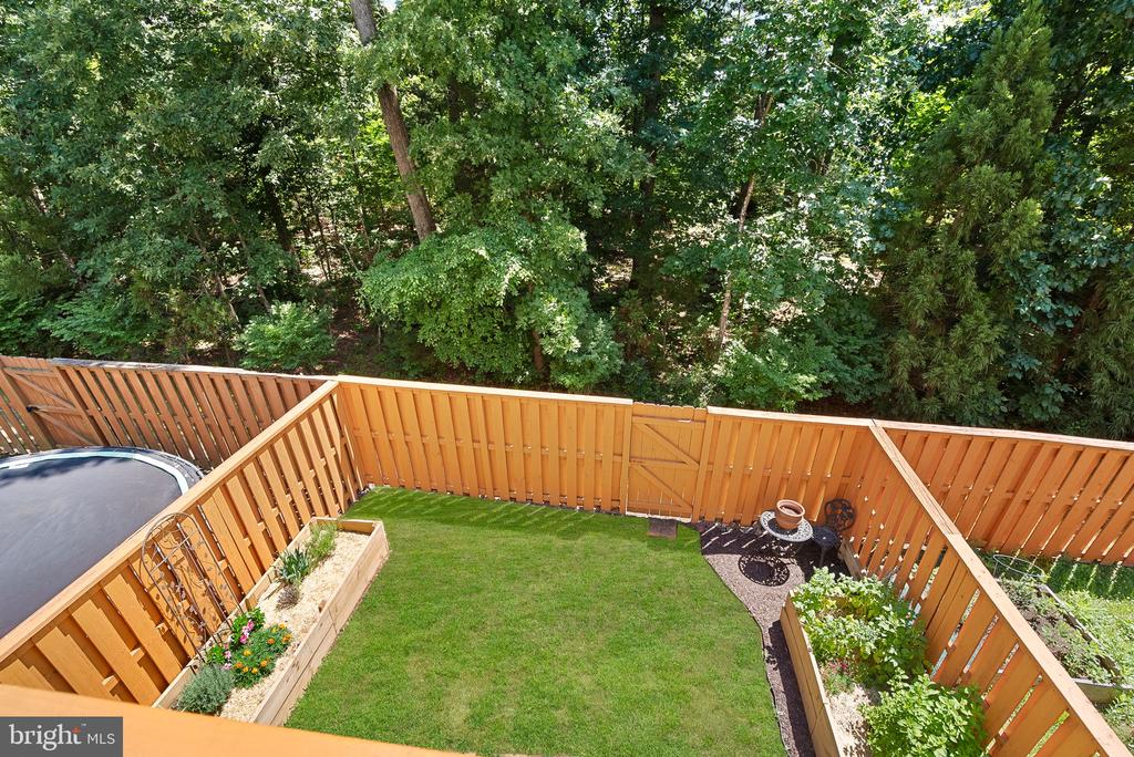 42449 PATRICK WAYNE SQUARE