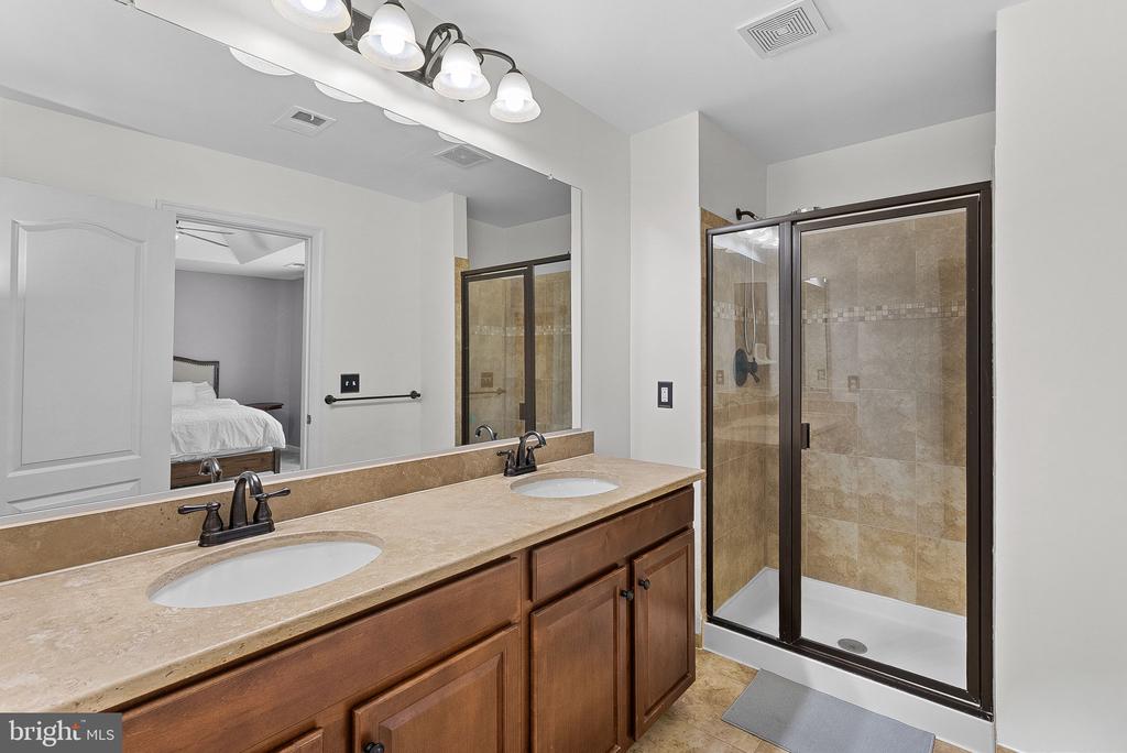42449 PATRICK WAYNE SQUARE
