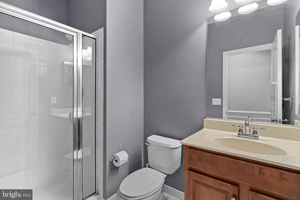 42449 PATRICK WAYNE SQUARE