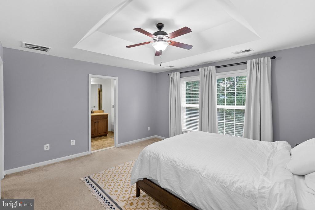 42449 PATRICK WAYNE SQUARE