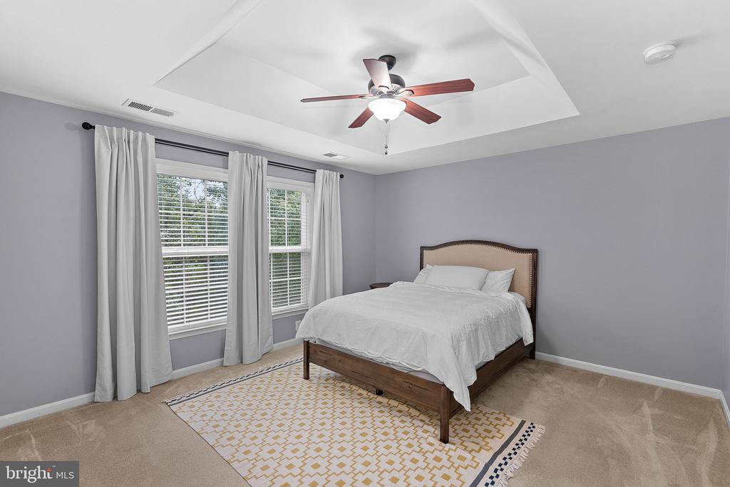 42449 PATRICK WAYNE SQUARE