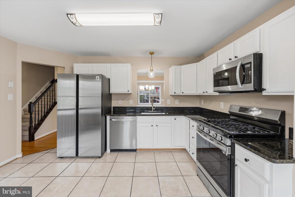 706 VANDERBILT TERRACE SE