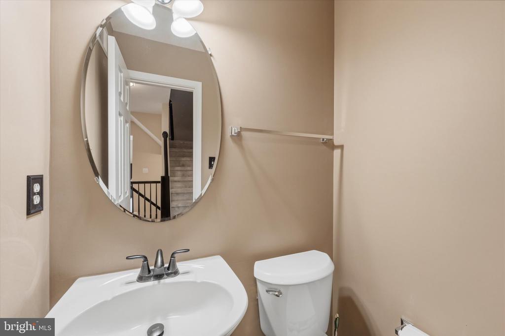 706 VANDERBILT TERRACE SE