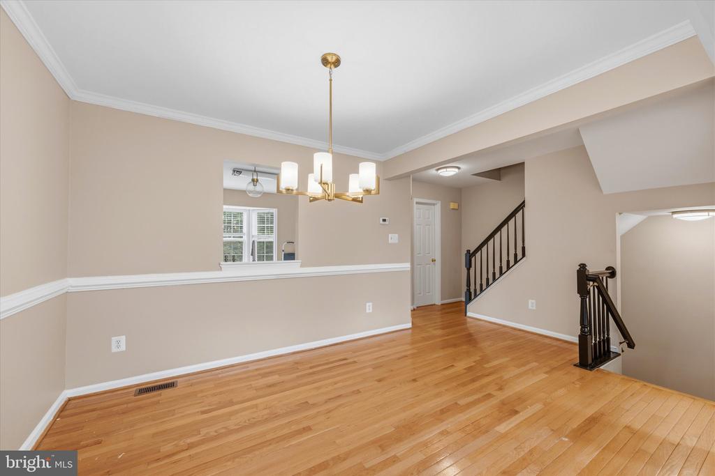 706 VANDERBILT TERRACE SE