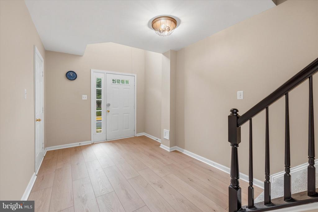 706 VANDERBILT TERRACE SE