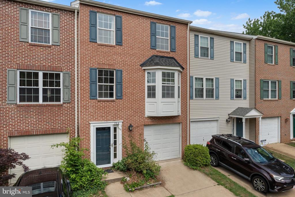706 VANDERBILT TERRACE SE