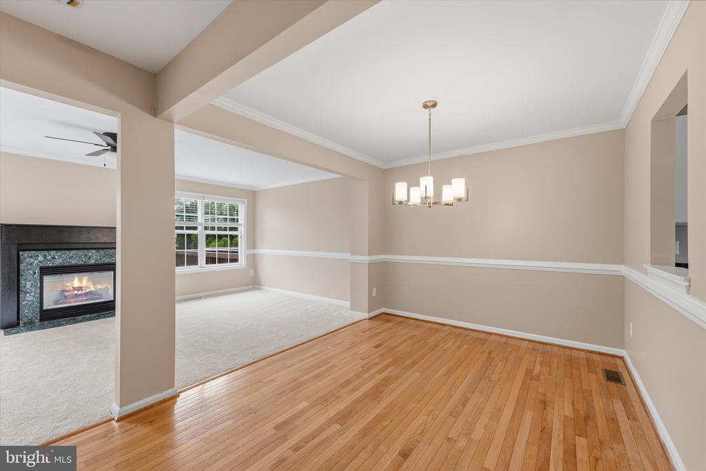706 VANDERBILT TERRACE SE