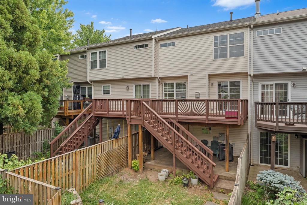 706 VANDERBILT TERRACE SE
