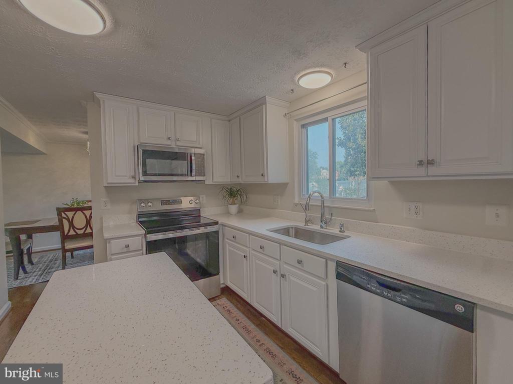 107 APPLETREE DRIVE NE