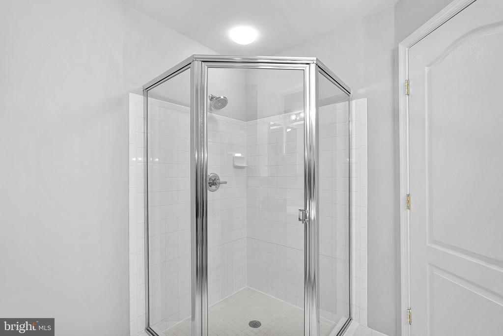 42715 CLOVER MEADOW