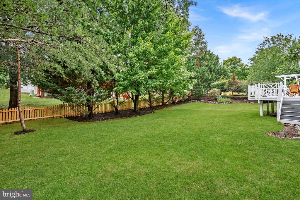 42715 CLOVER MEADOW