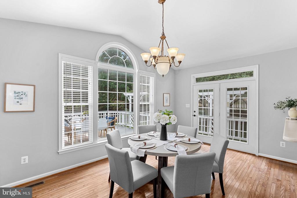 42715 CLOVER MEADOW