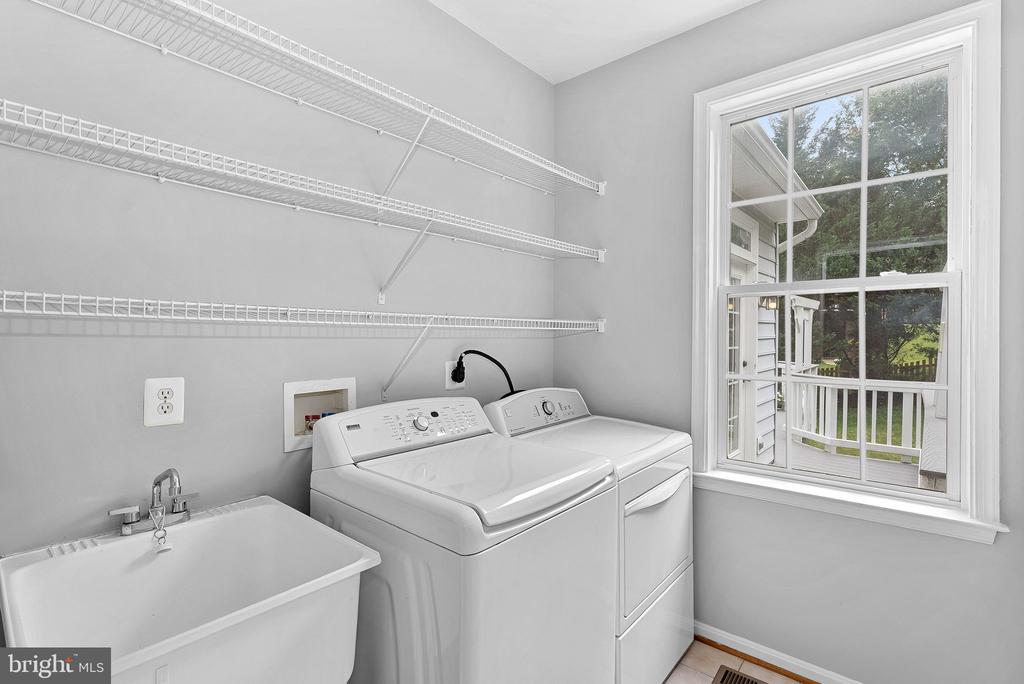 42715 CLOVER MEADOW