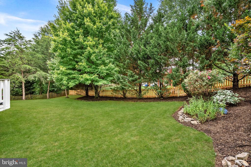 42715 CLOVER MEADOW