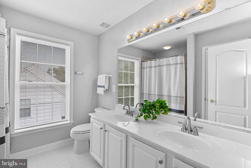42715 CLOVER MEADOW