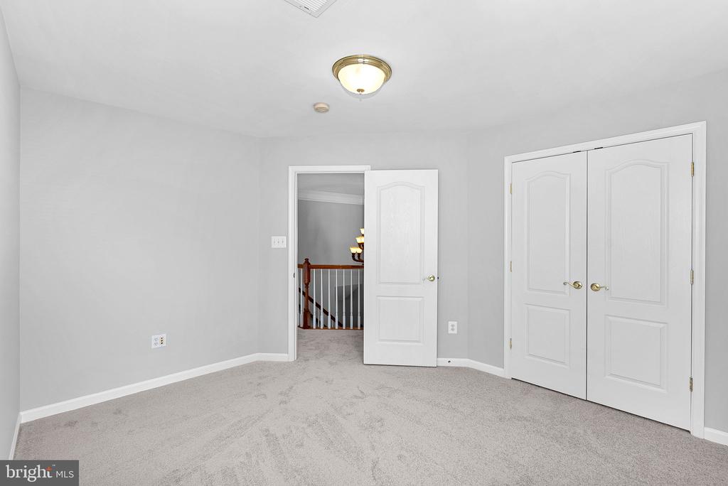 42715 CLOVER MEADOW