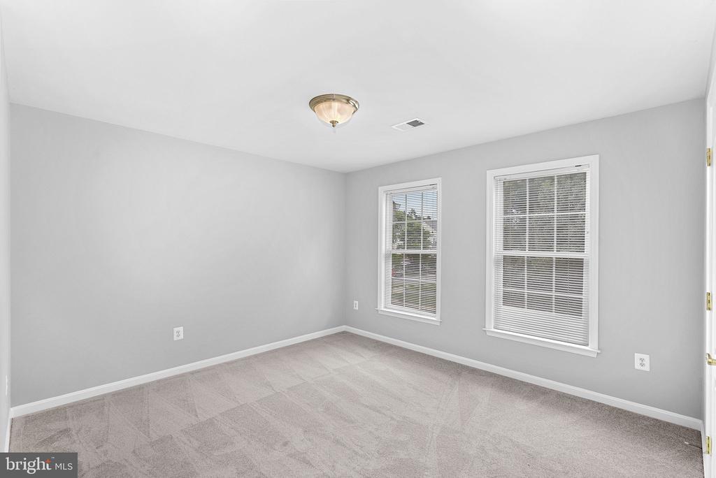 42715 CLOVER MEADOW