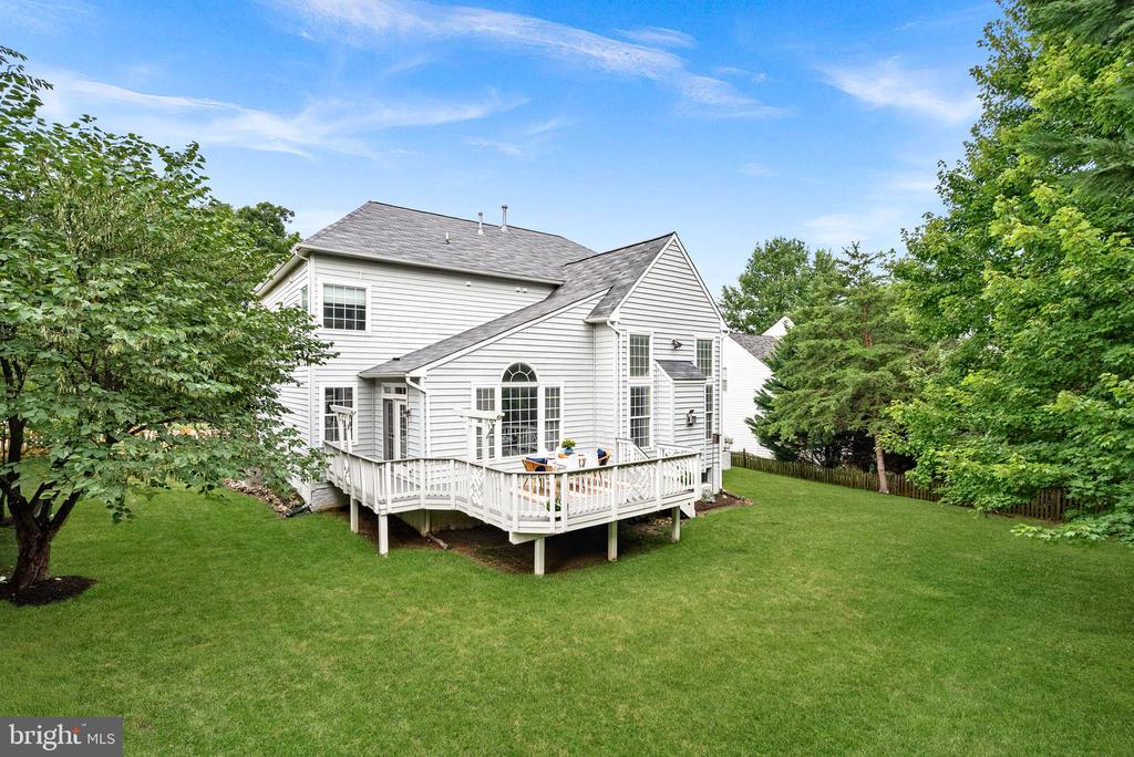 42715 CLOVER MEADOW