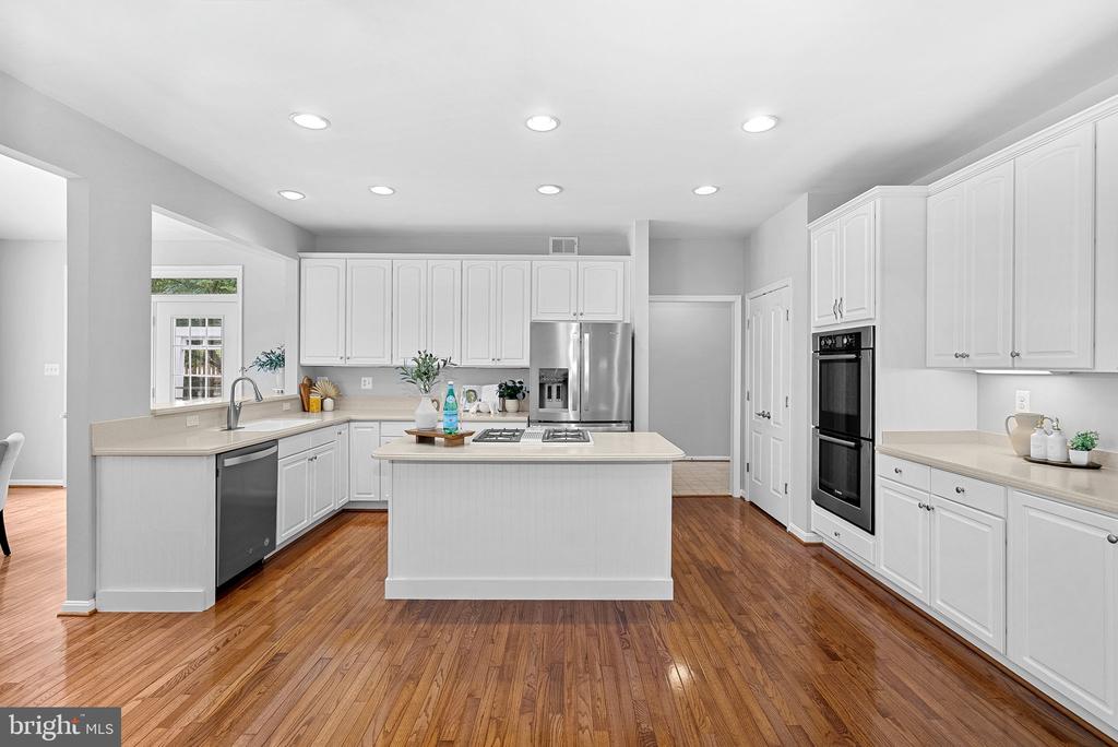 42715 CLOVER MEADOW